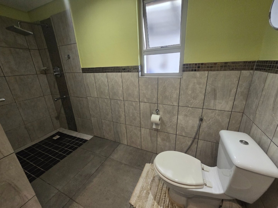 5 Bedroom Property for Sale in Portlands Western Cape